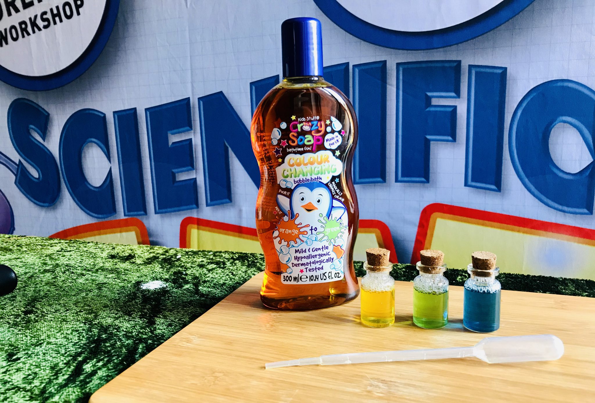 COLOUR CHANGING BUBBLE BATH ORANGE TO GREEN Science2Life