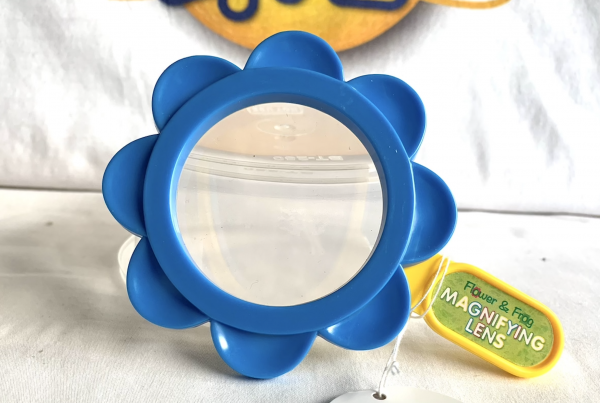 Flower Shaped Magnifier Lens